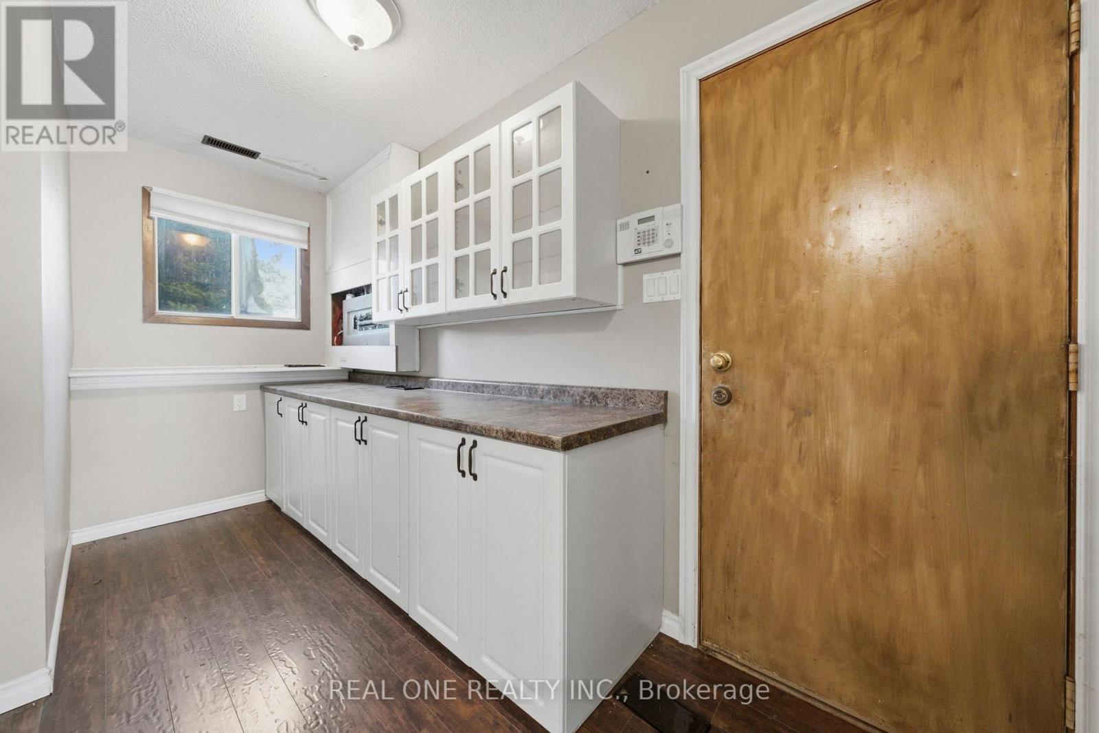 1069 Bird Road Property Photo 33