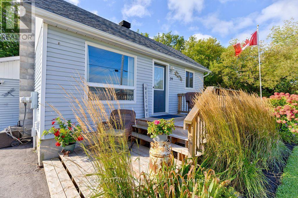 39 Creek Street Property Photo 3
