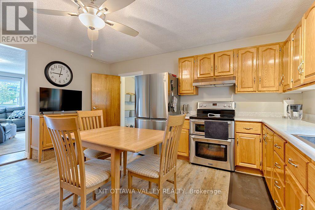 39 Creek Street Property Photo 4