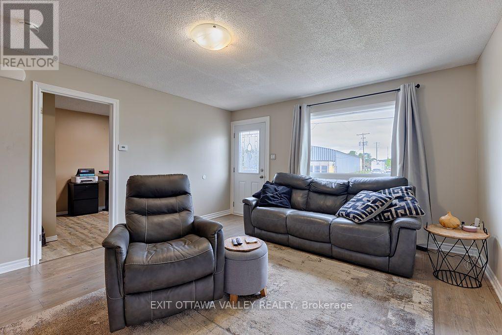 39 Creek Street Property Photo 8