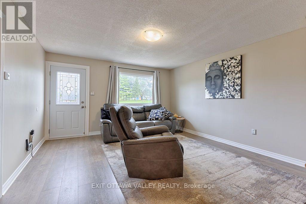 39 Creek Street Property Photo 9