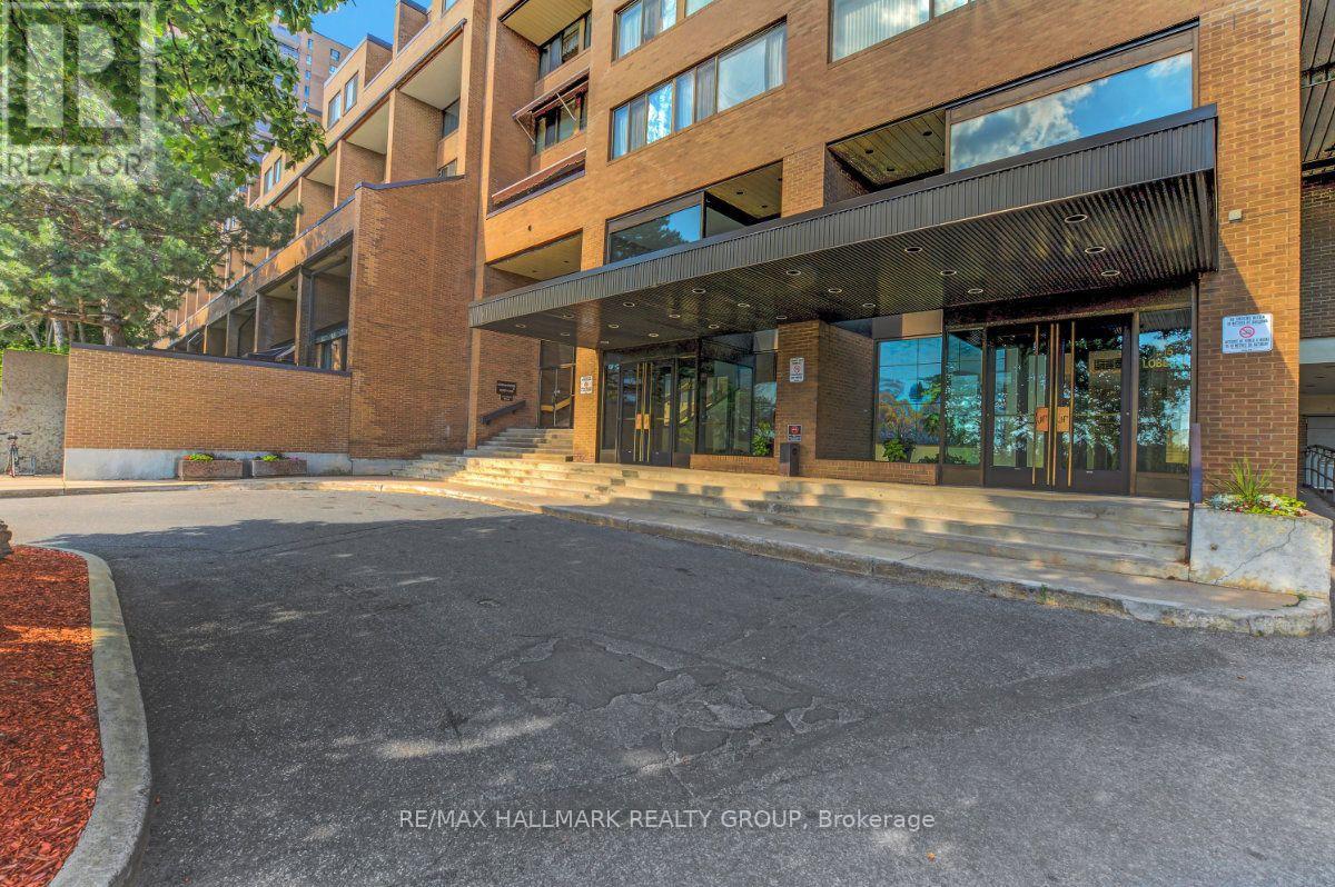 810 - 515 St Laurent Boulevard Property Photo 2