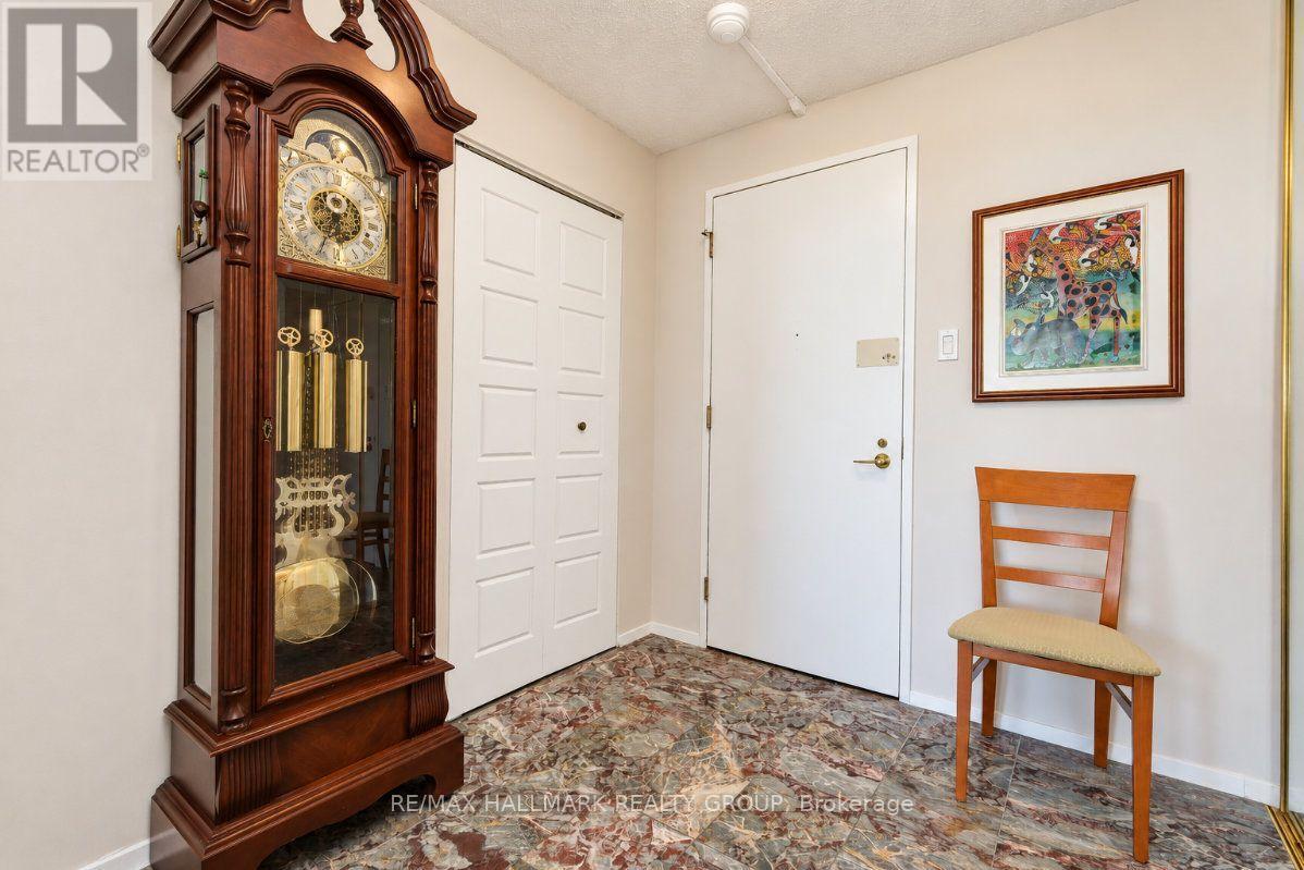 810 - 515 St Laurent Boulevard Property Photo 6