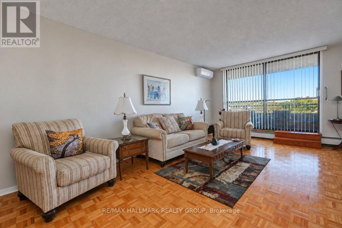 810 - 515 St Laurent Boulevard Property Photo 9