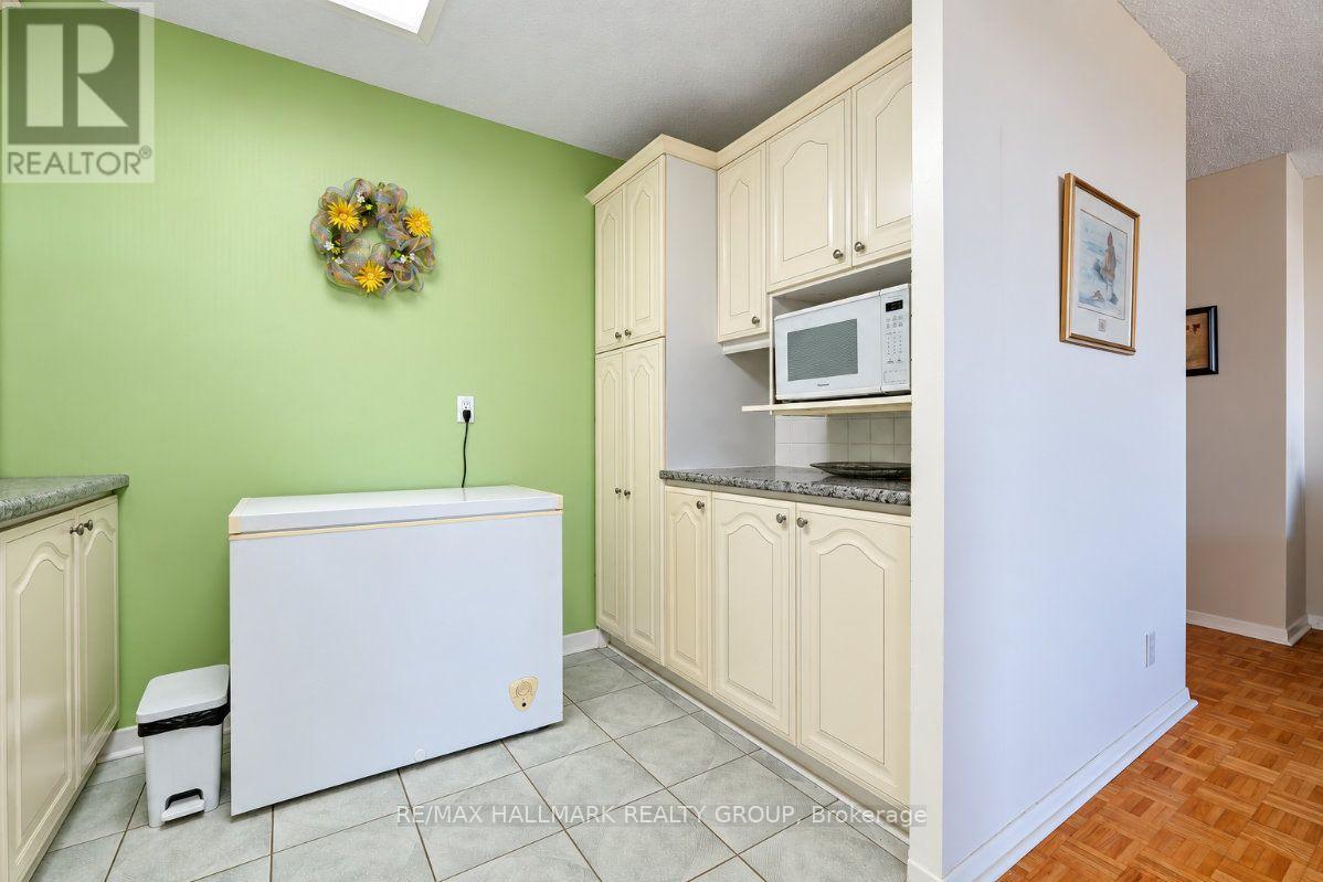 810 - 515 St Laurent Boulevard Property Photo 21