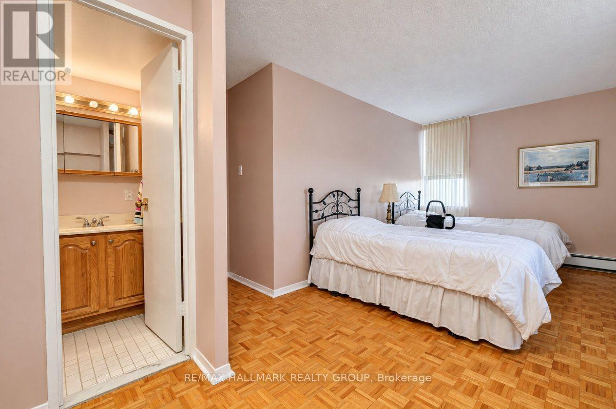 810 - 515 St Laurent Boulevard Property Photo 22