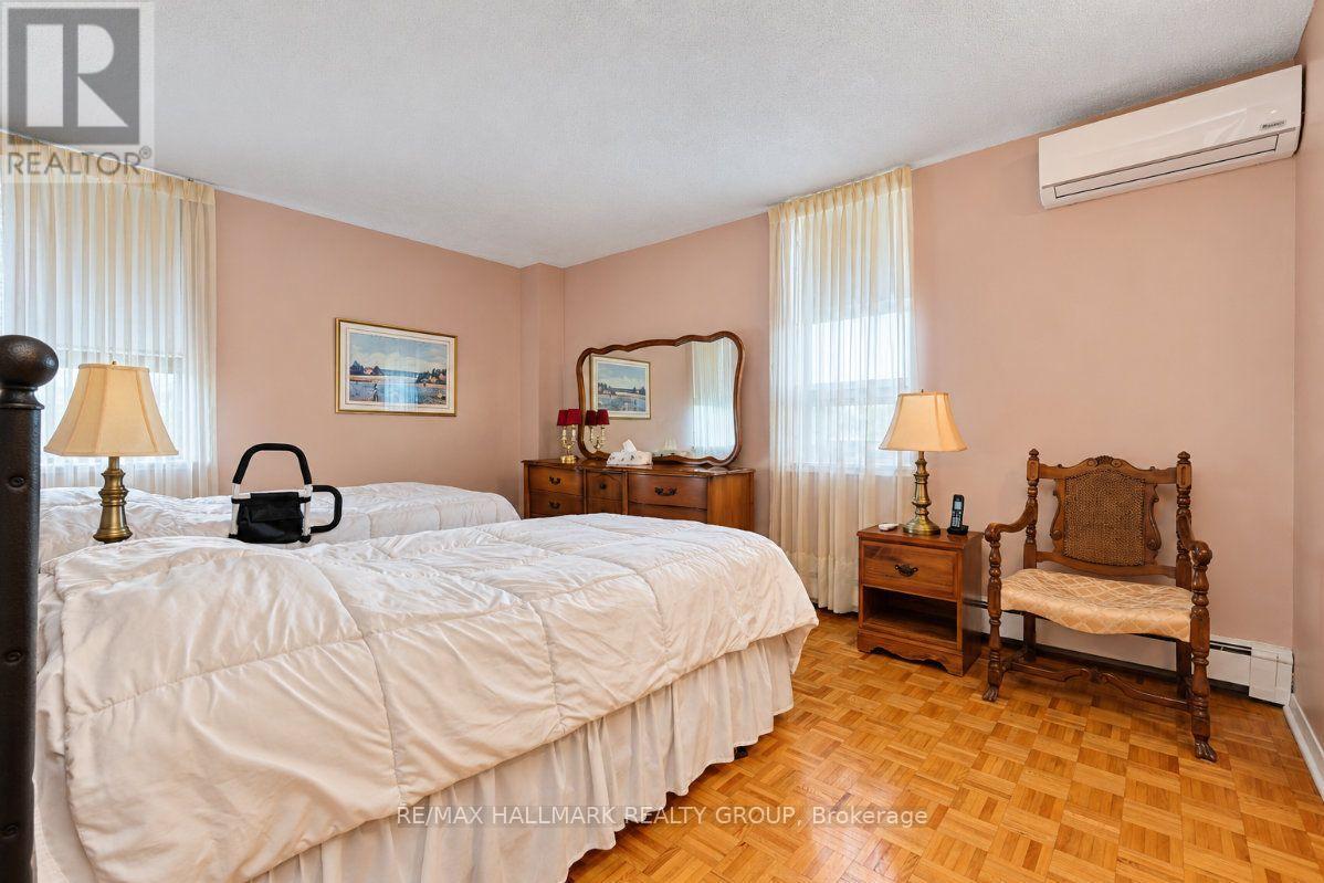 810 - 515 St Laurent Boulevard Property Photo 24