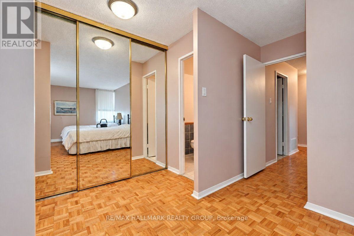 810 - 515 St Laurent Boulevard Property Photo 25