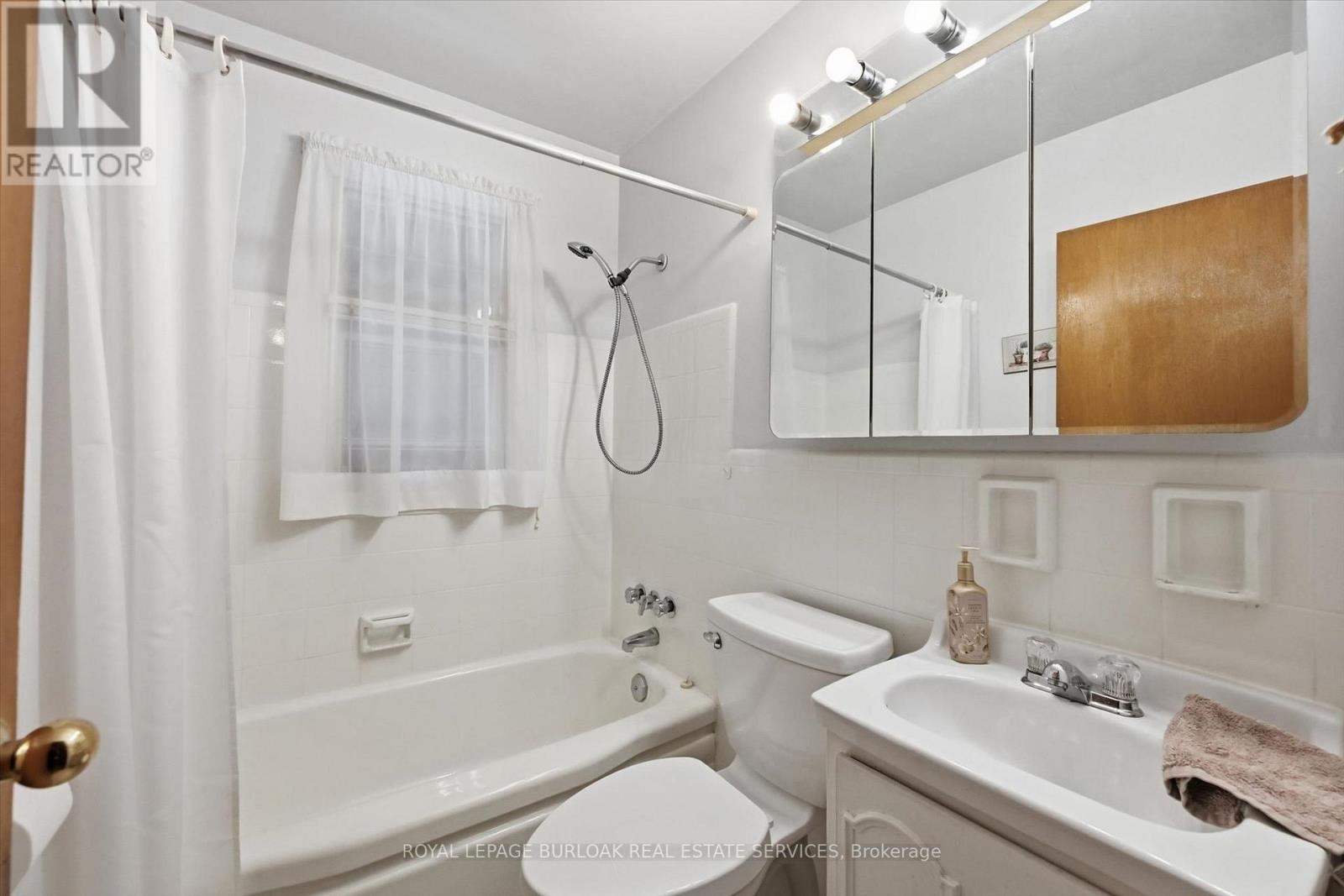 342 East 16th Street Property Photo 18