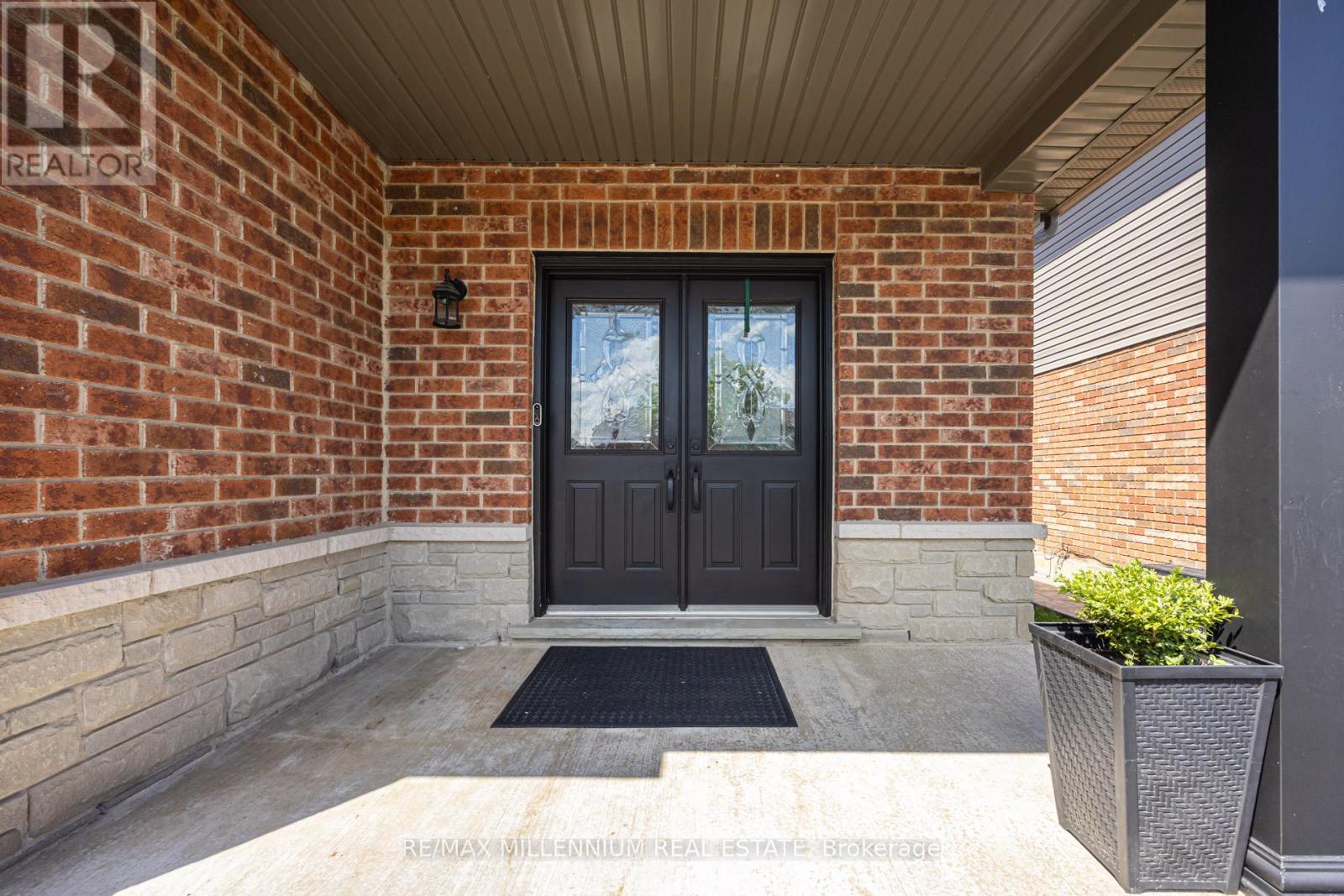 96 Windwood Drive Property Photo 4