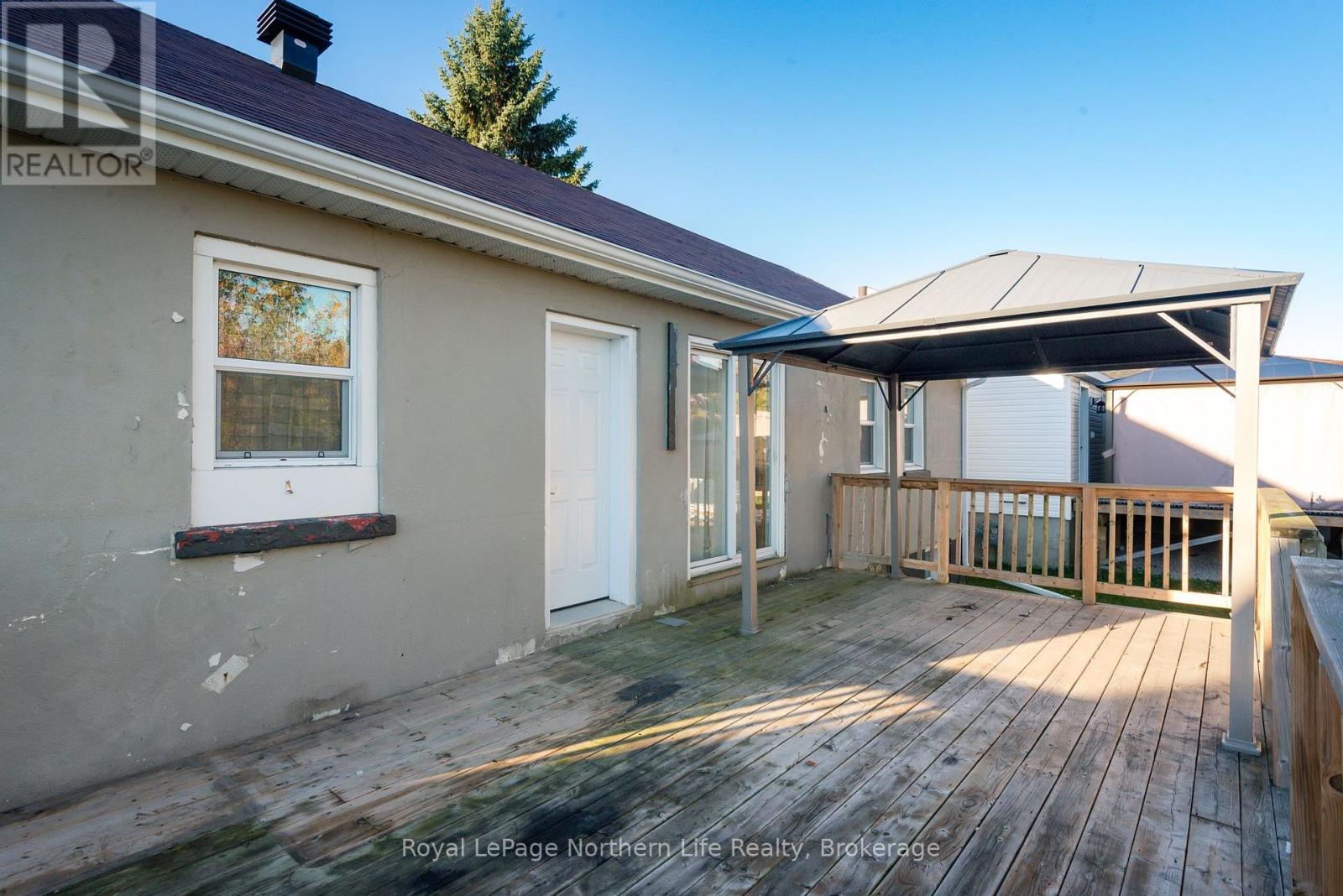 124 Vincent Avenue Property Photo 4