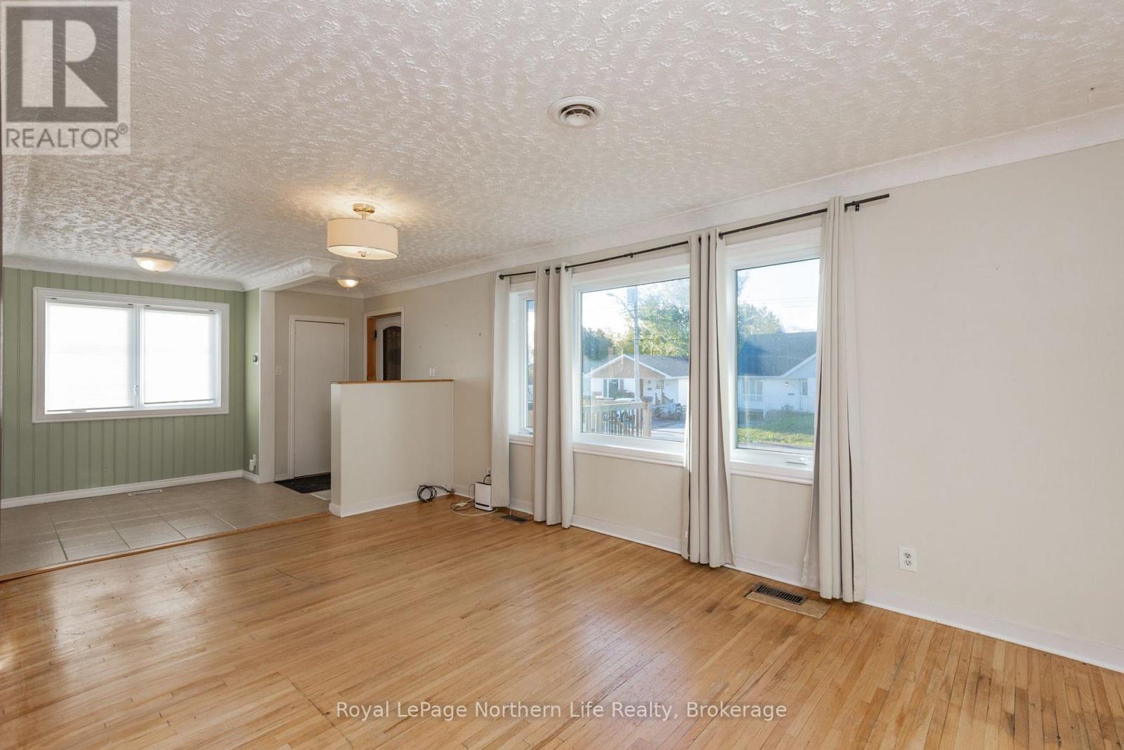 124 Vincent Avenue Property Photo 10