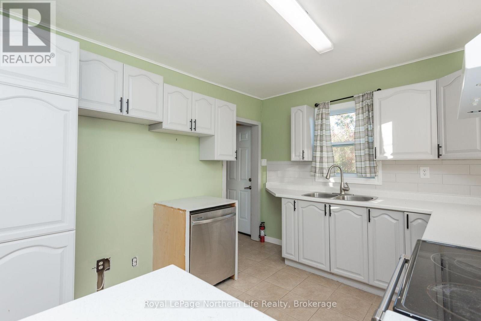 124 Vincent Avenue Property Photo 14