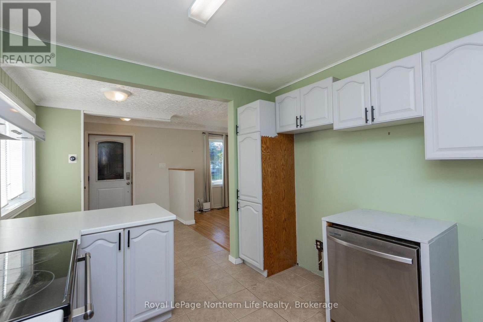 124 Vincent Avenue Property Photo 16