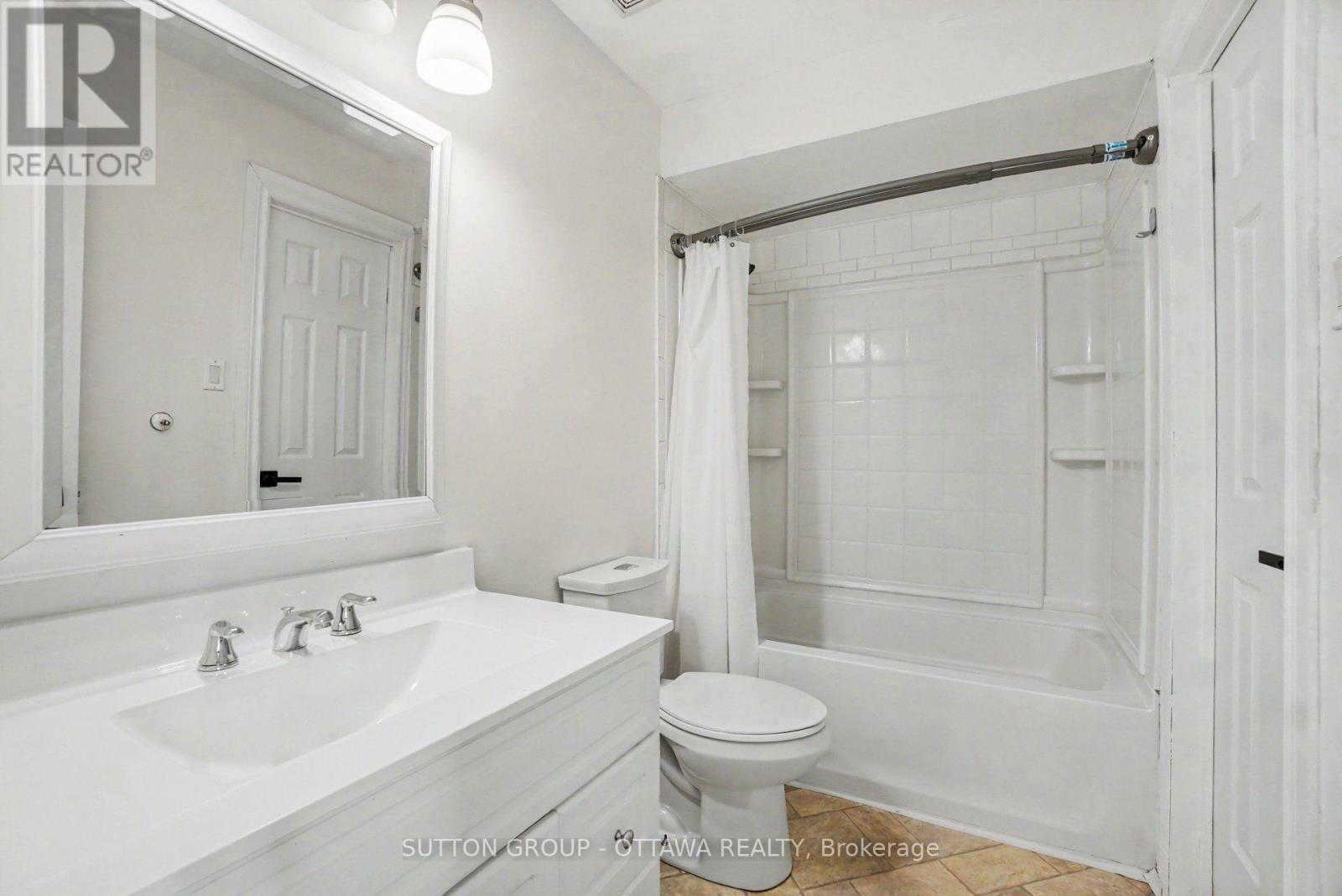1833 Brousseau Crescent Property Photo 17