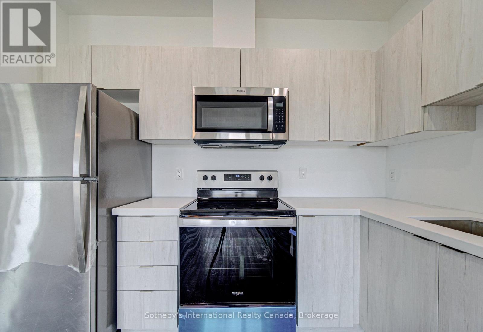 402 - 408 Dundas Street S Property Photo 12