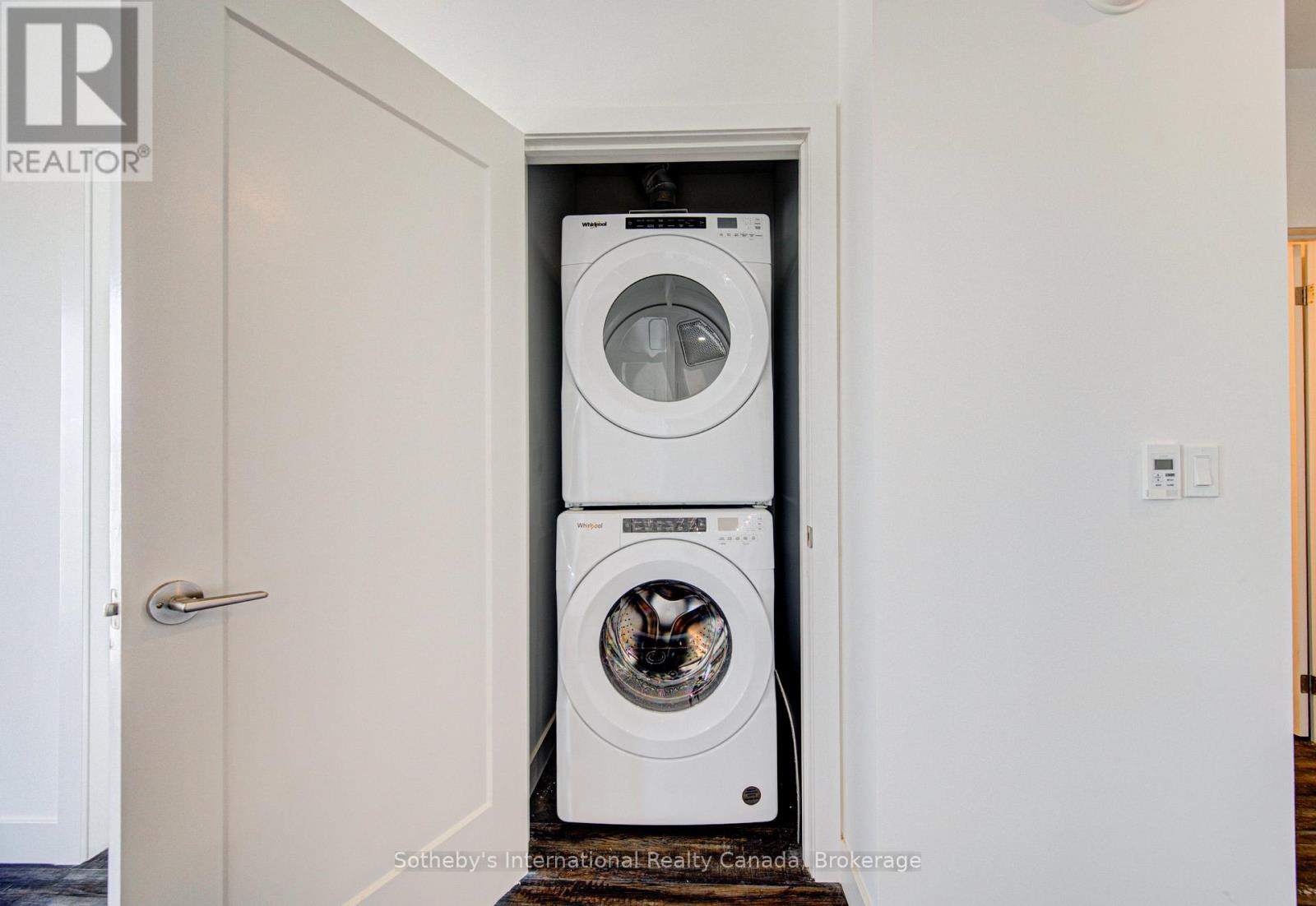 402 - 408 Dundas Street S Property Photo 15