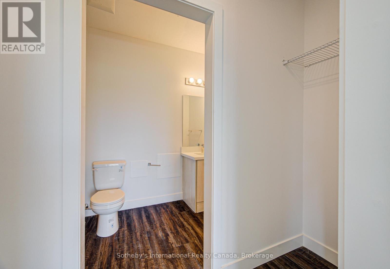 402 - 408 Dundas Street S Property Photo 20