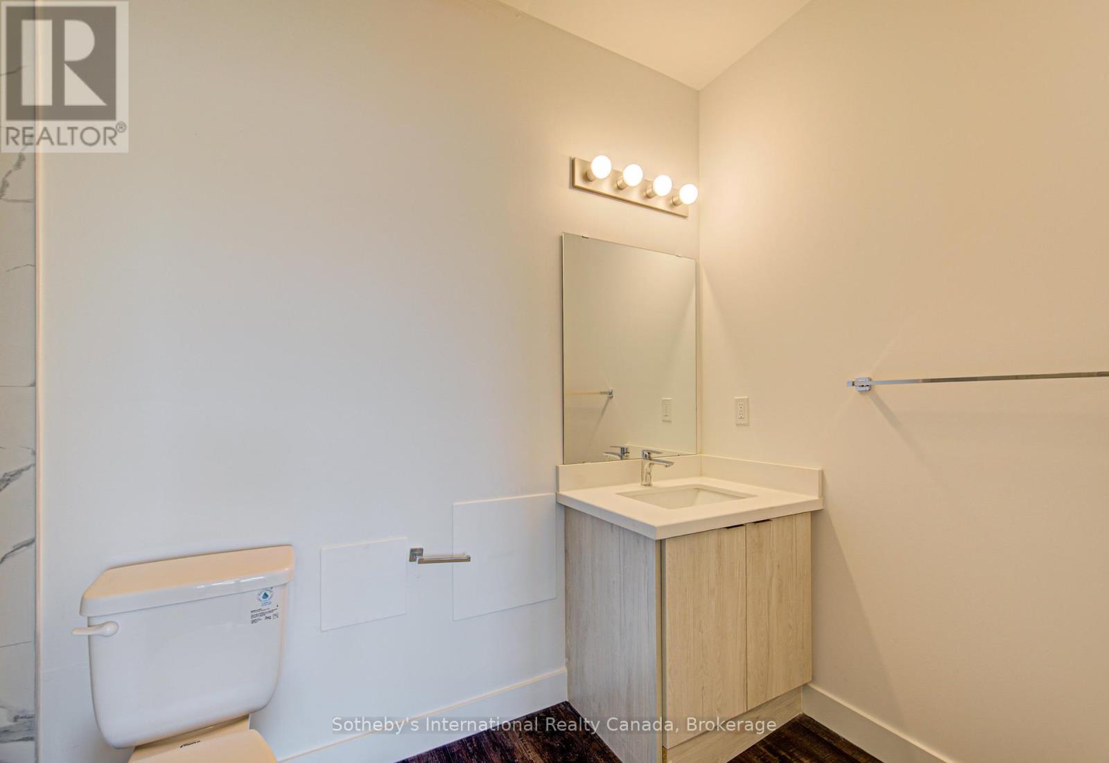 402 - 408 Dundas Street S Property Photo 21