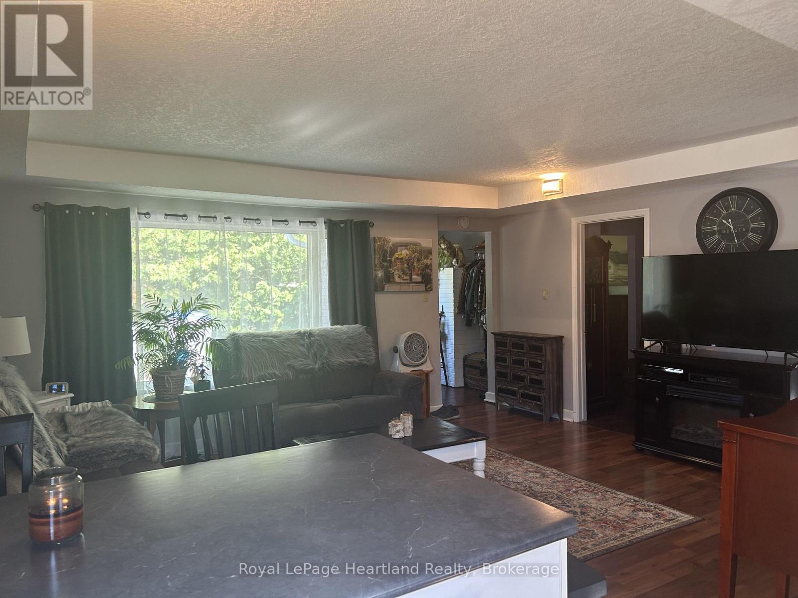 90 Mary Street Property Photo 5