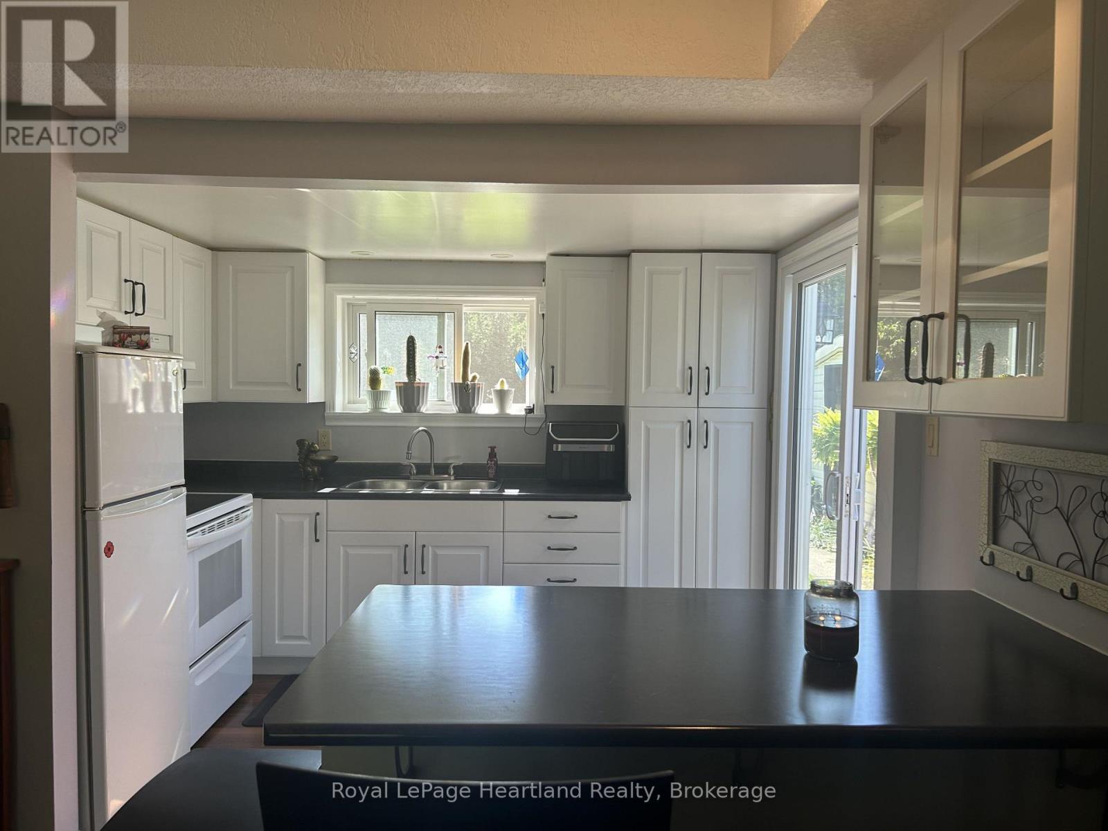 90 Mary Street Property Photo 6