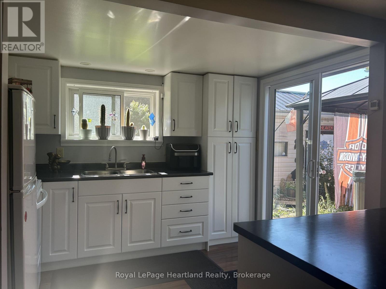 90 Mary Street Property Photo 8