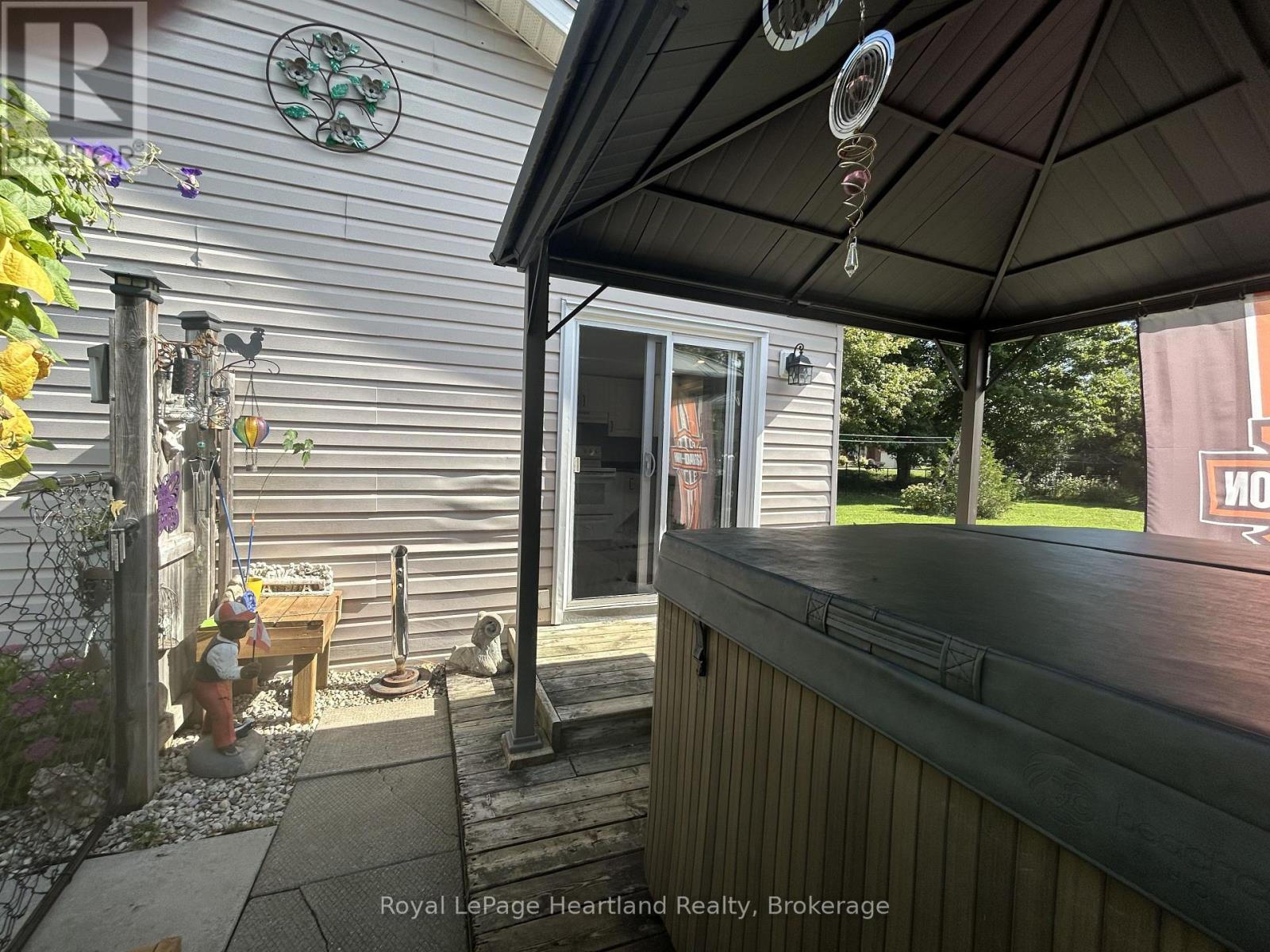 90 Mary Street Property Photo 38