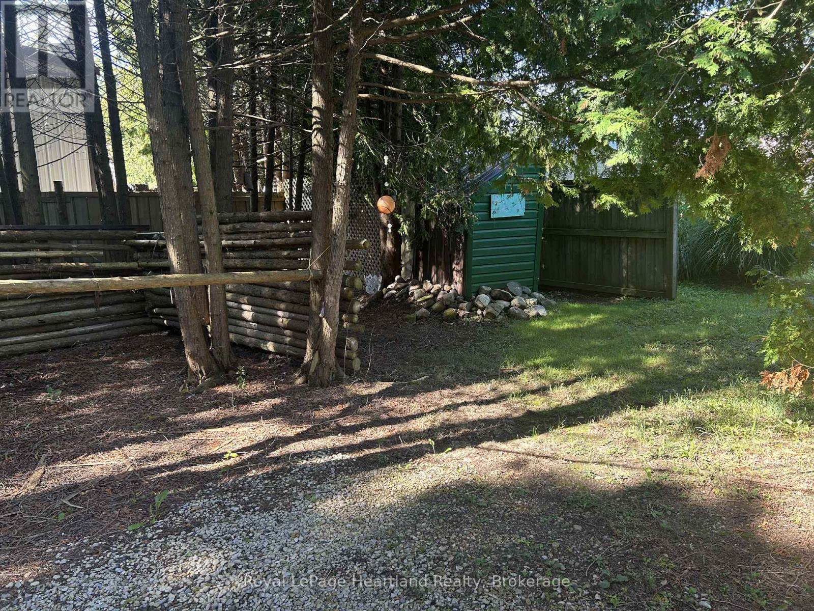 90 Mary Street Property Photo 41