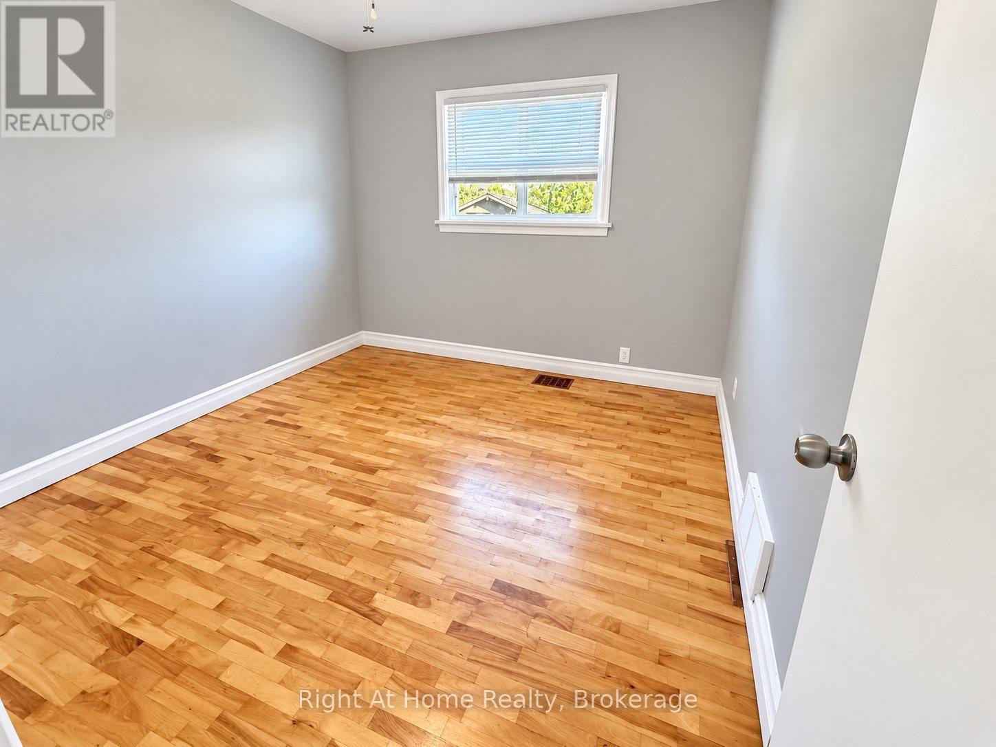 145 Kenogami Avenue S Property Photo 6