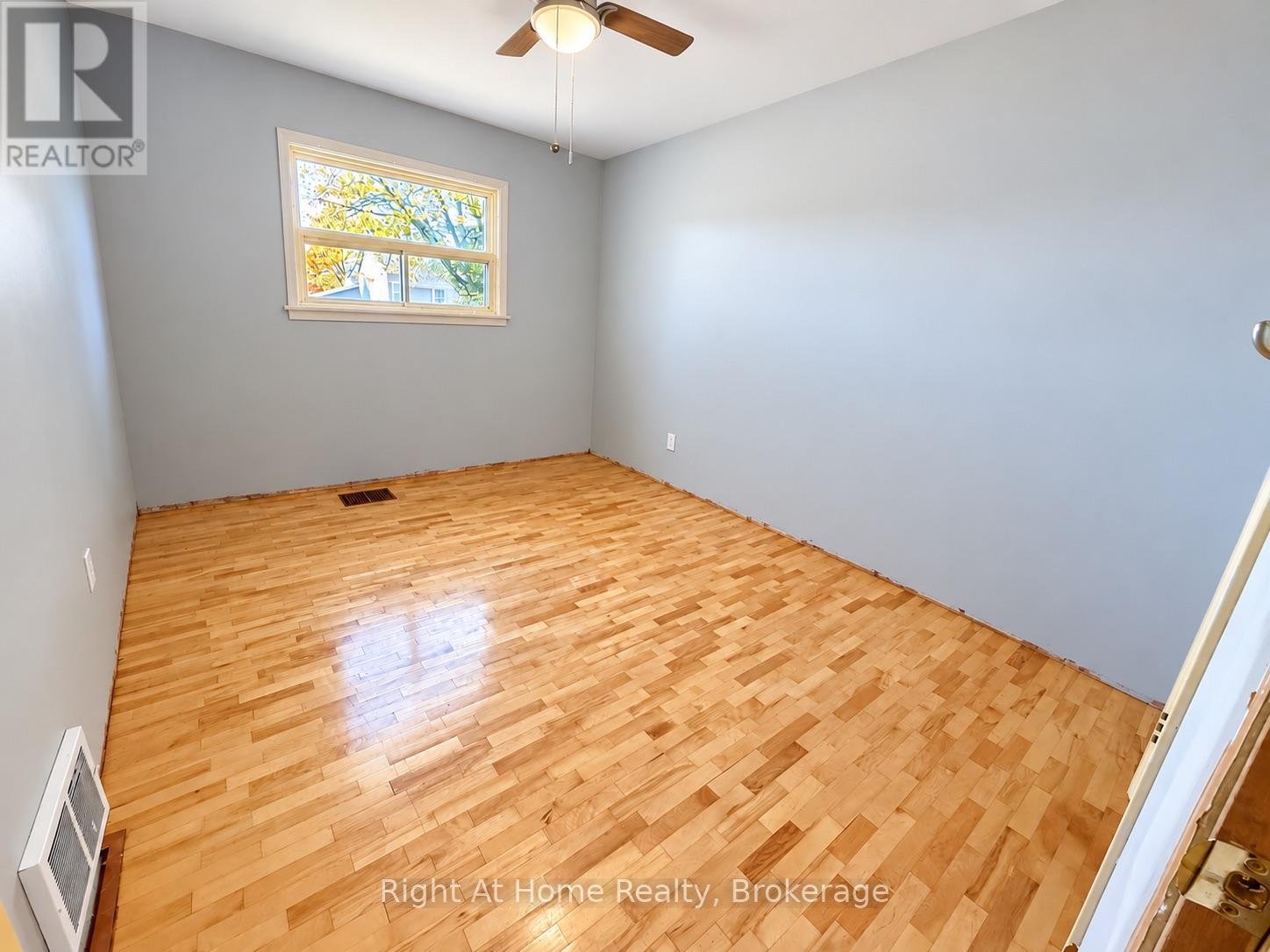 145 Kenogami Avenue S Property Photo 7