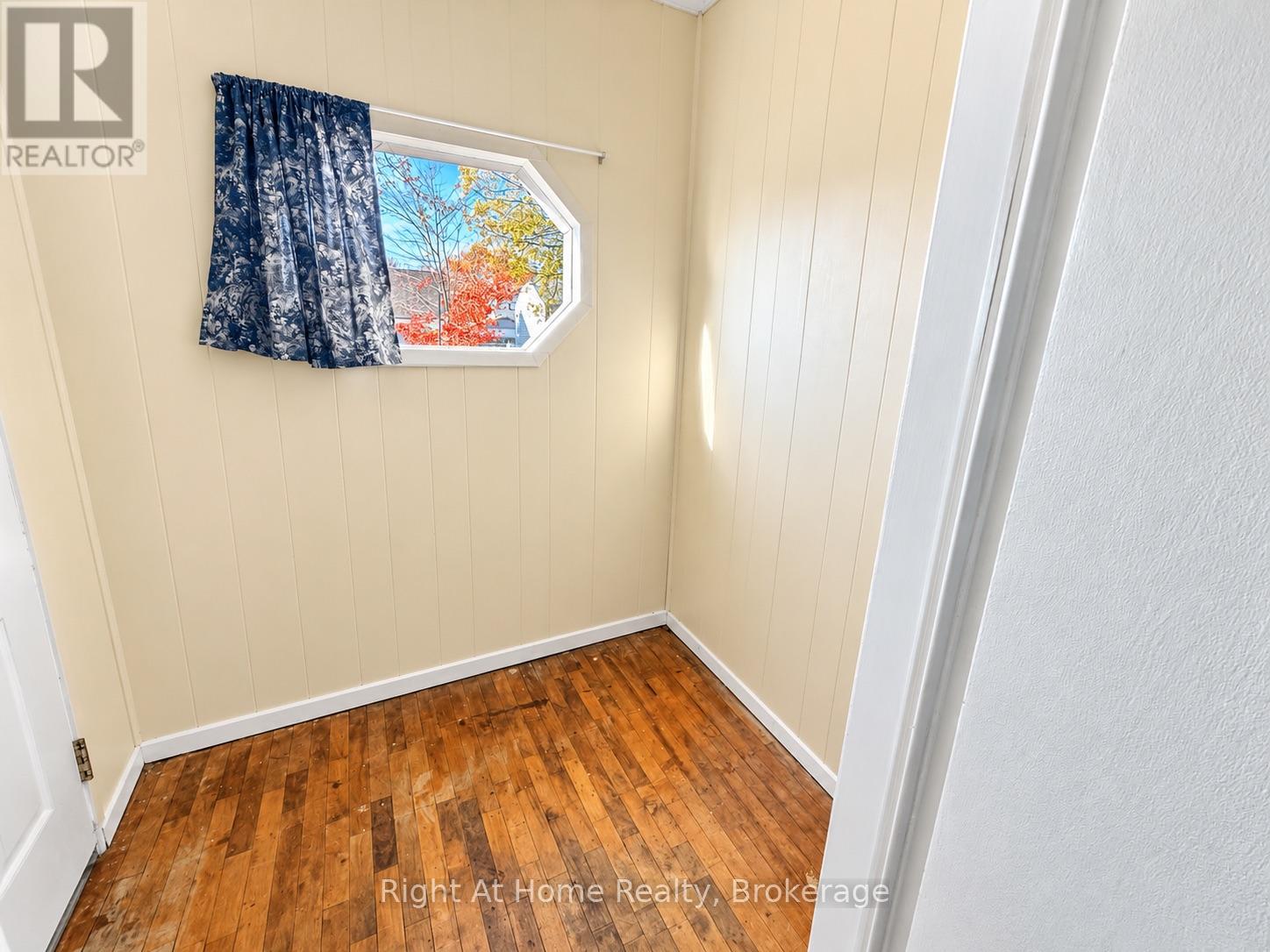 145 Kenogami Avenue S Property Photo 10