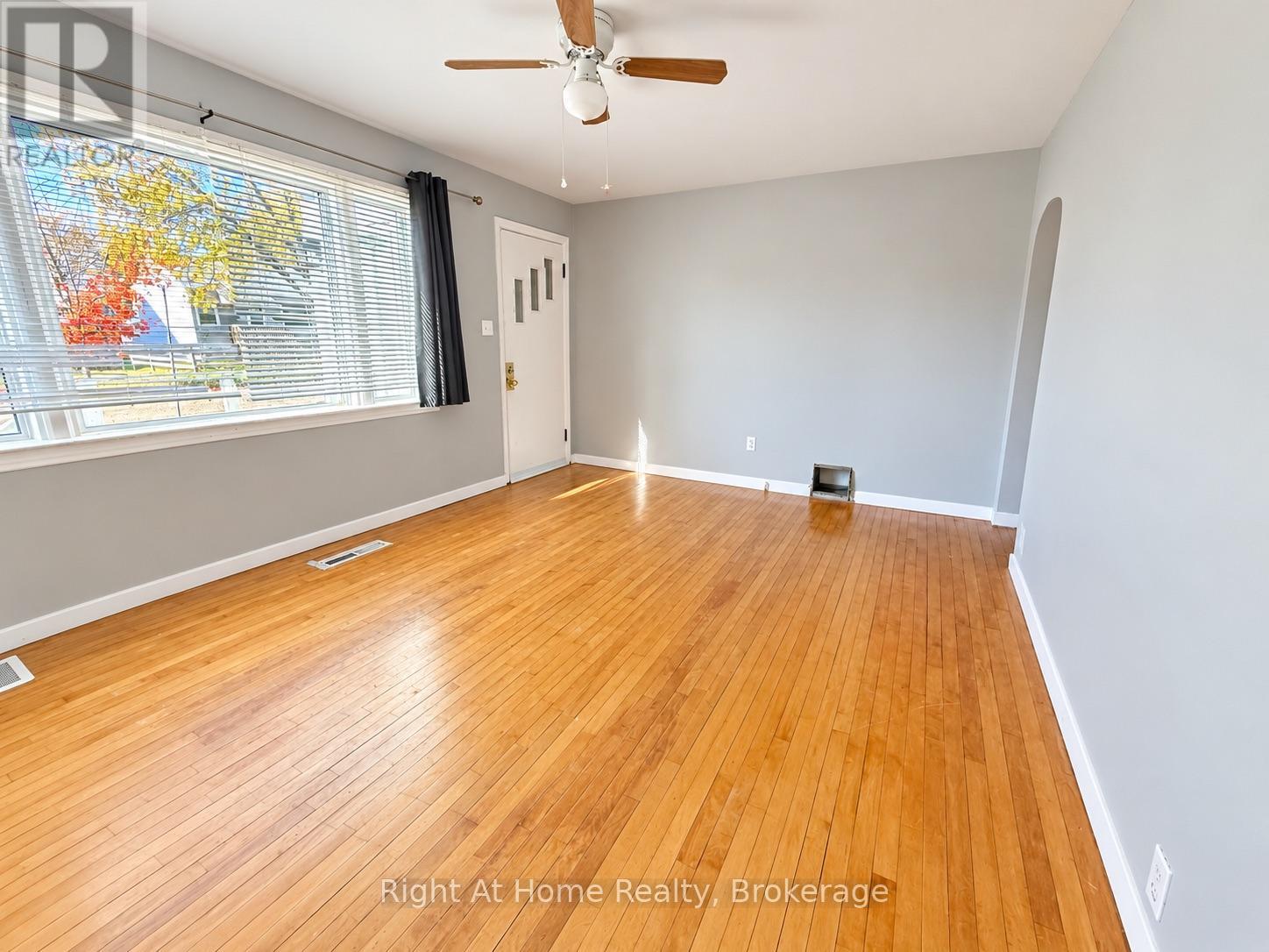 145 Kenogami Avenue S Property Photo 11
