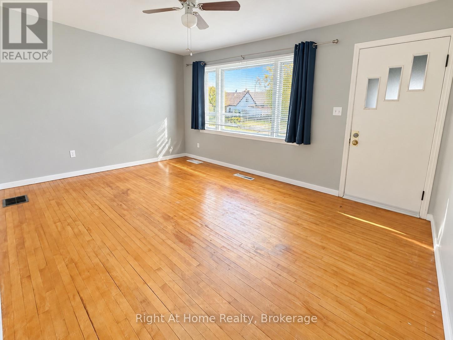 145 Kenogami Avenue S Property Photo 12