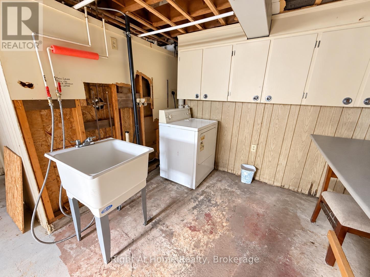 145 Kenogami Avenue S Property Photo 16