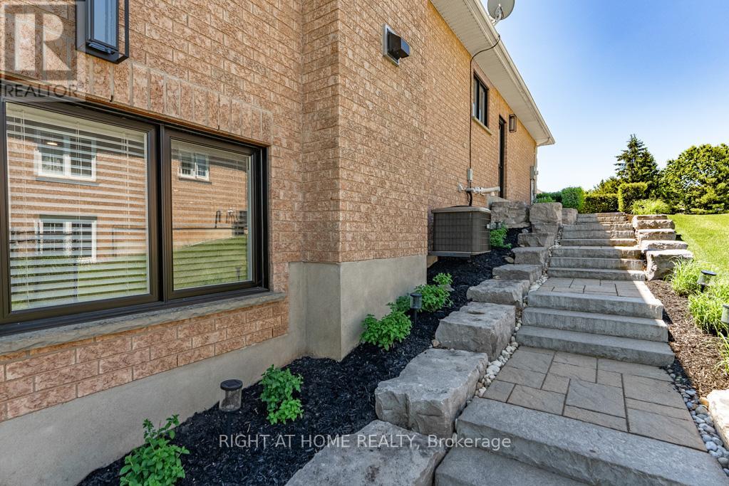 11 Settlers Court Property Photo 45