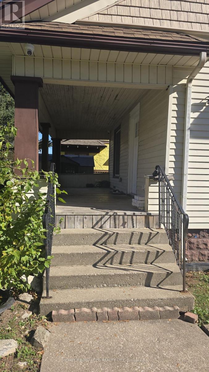 4364 Bampfield Street Property Photo 12
