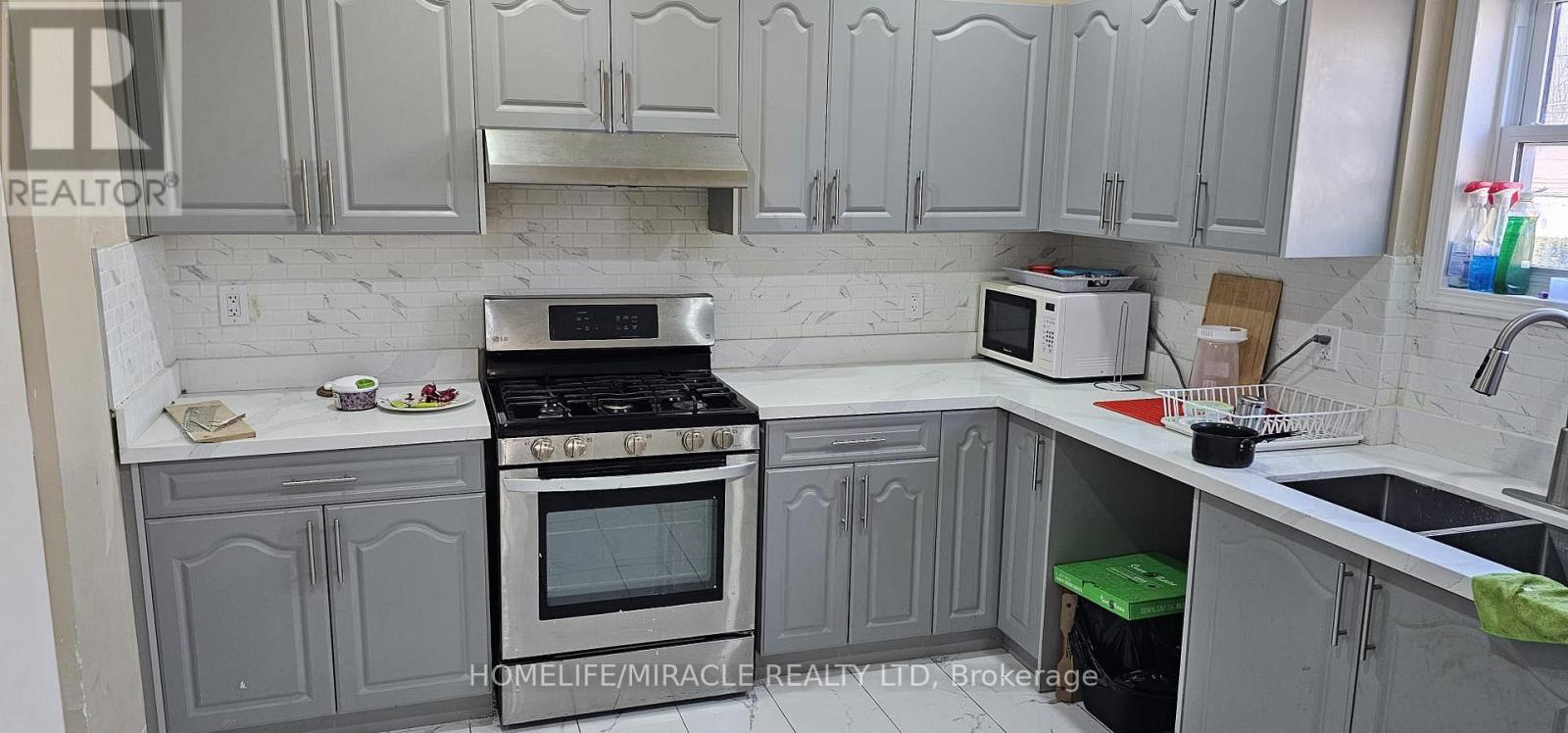 4364 Bampfield Street Property Photo 23