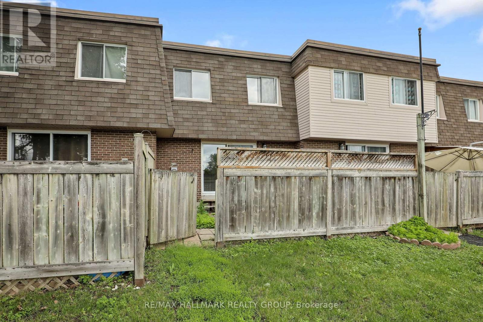 2912 Fairlea Crescent Property Photo 22