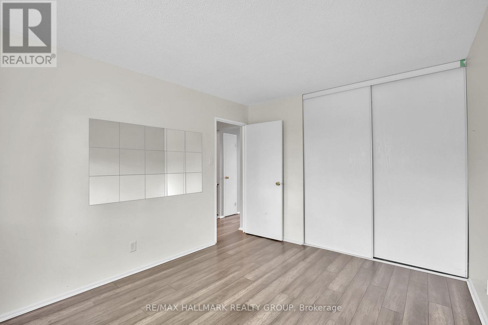2912 Fairlea Crescent Property Photo 24