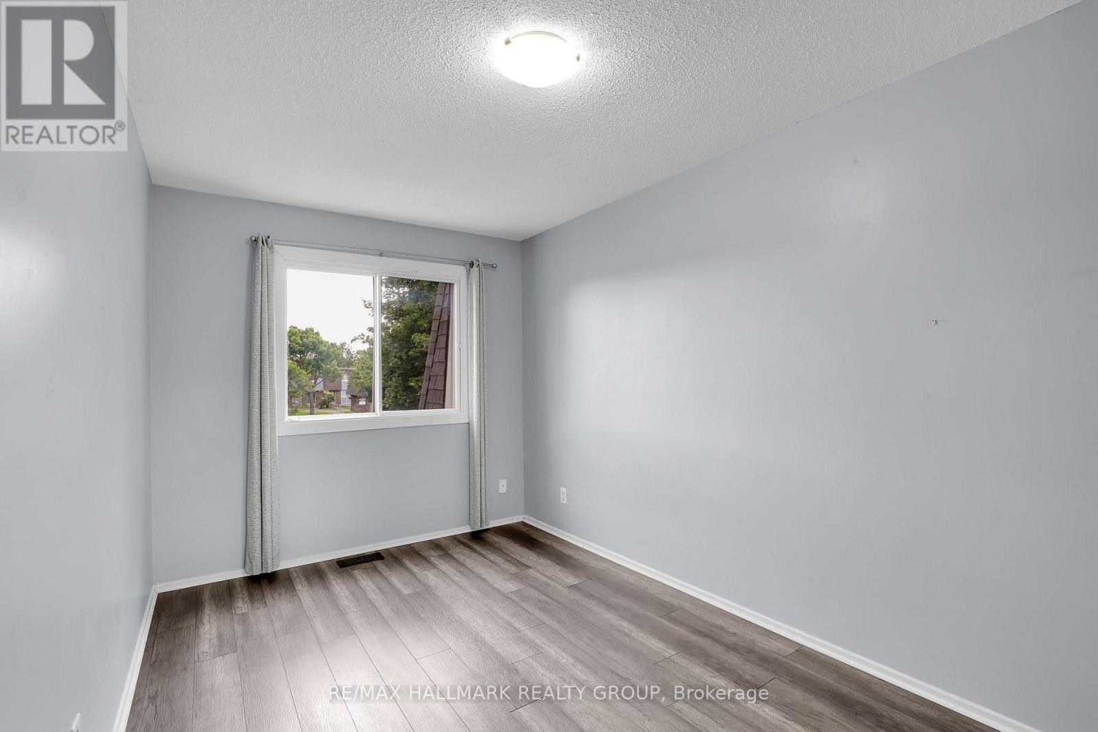 2912 Fairlea Crescent Property Photo 25