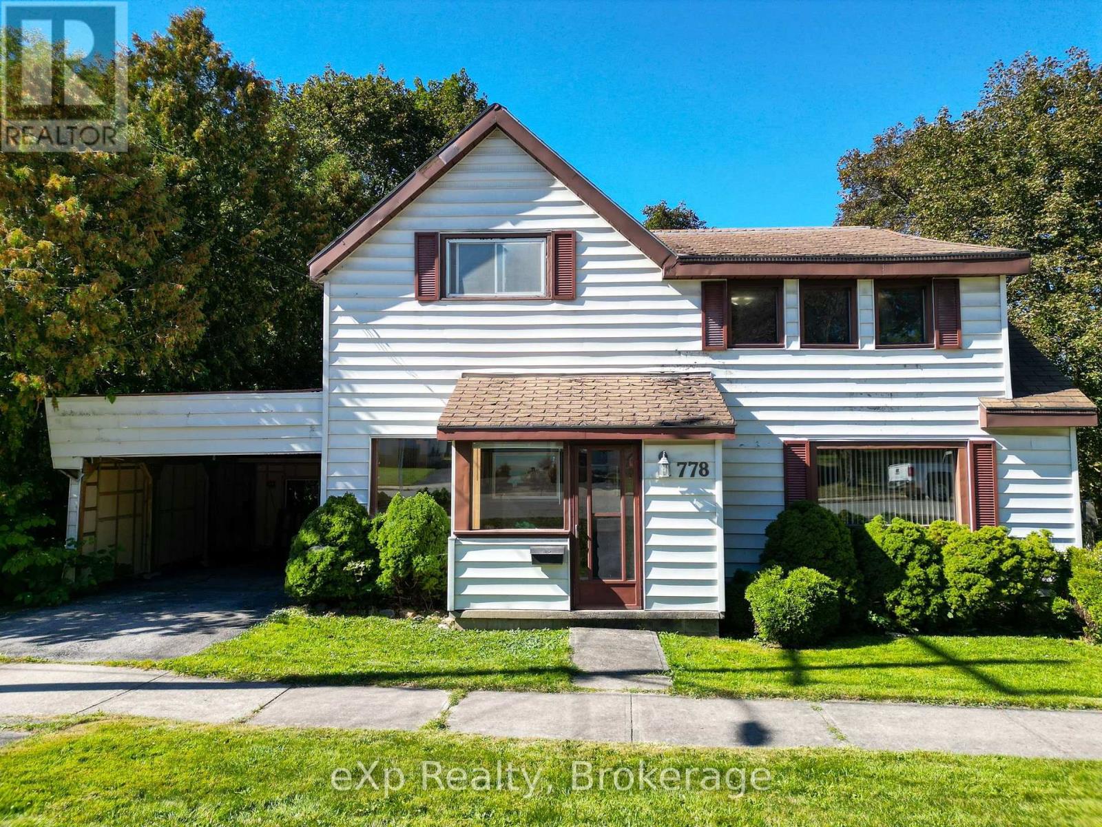 778 8th Avenue E Property Photo 1