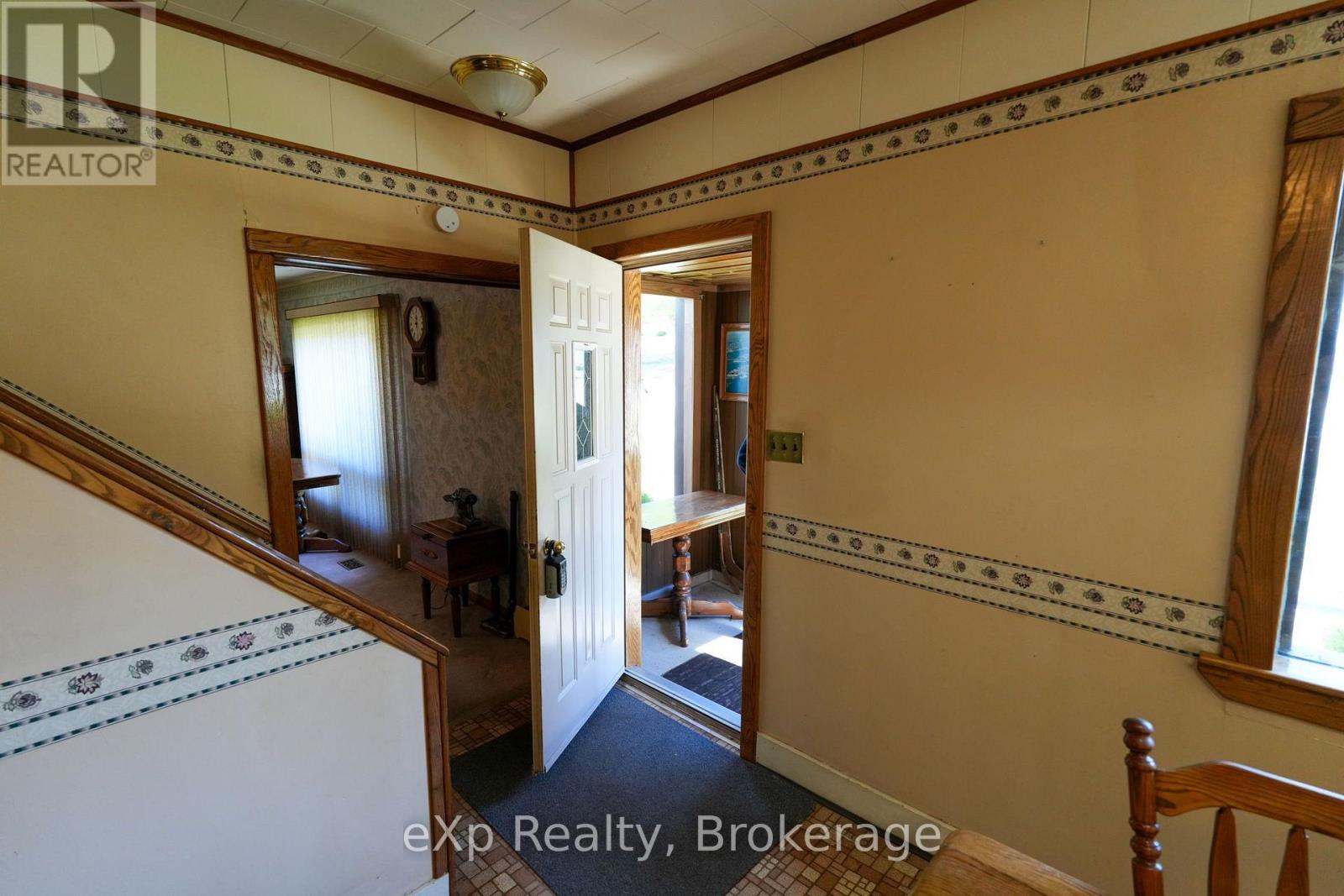 778 8th Avenue E Property Photo 4