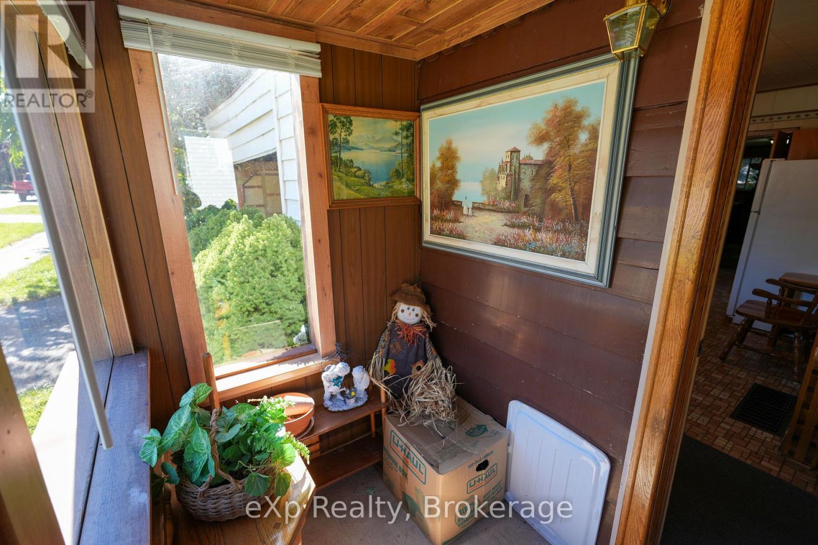 778 8th Avenue E Property Photo 6