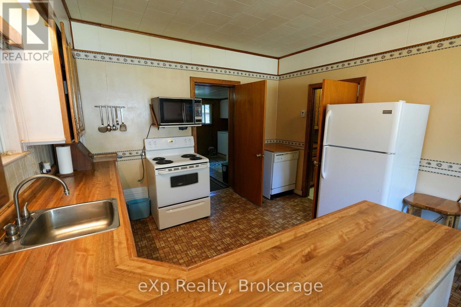 778 8th Avenue E Property Photo 11