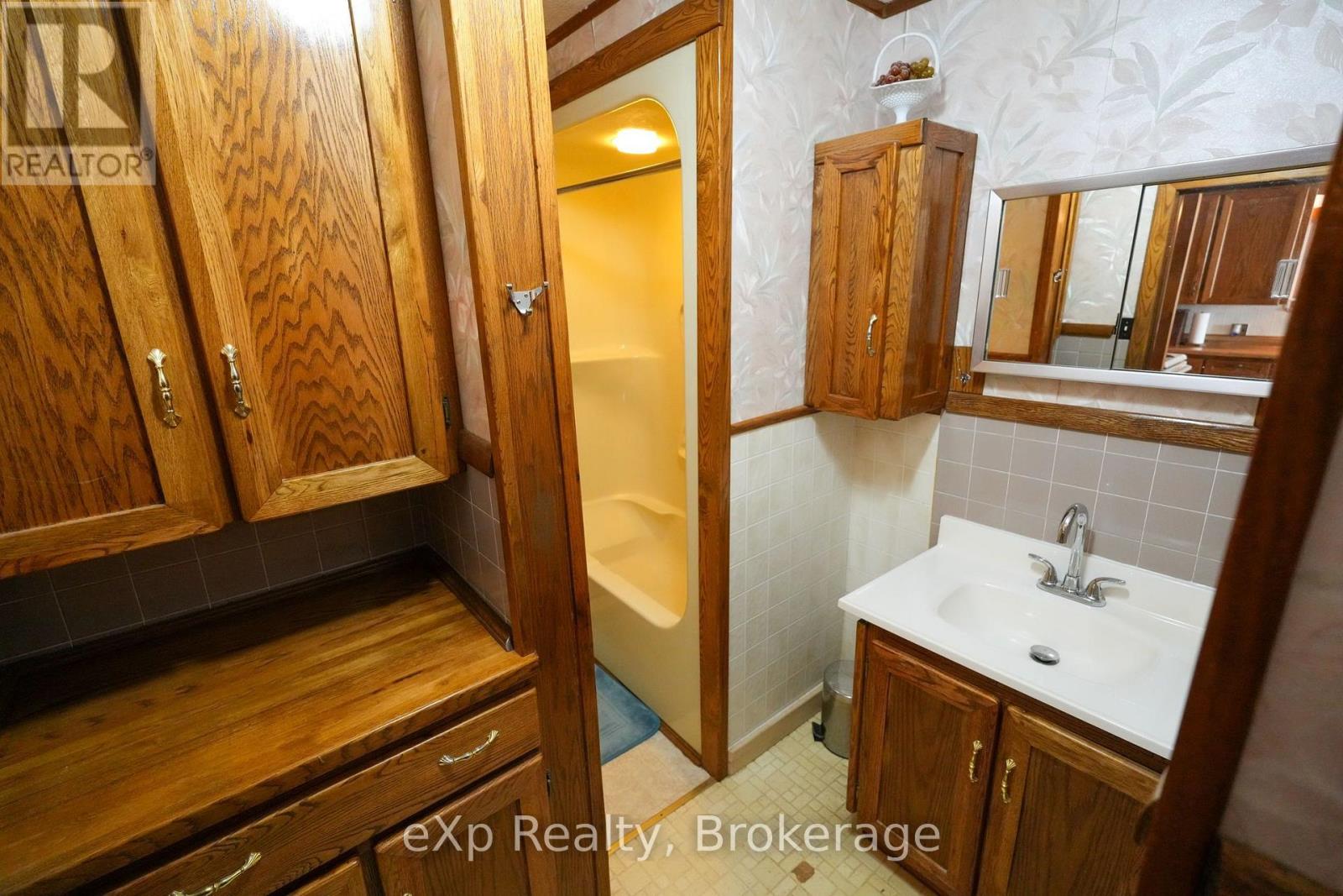 778 8th Avenue E Property Photo 13