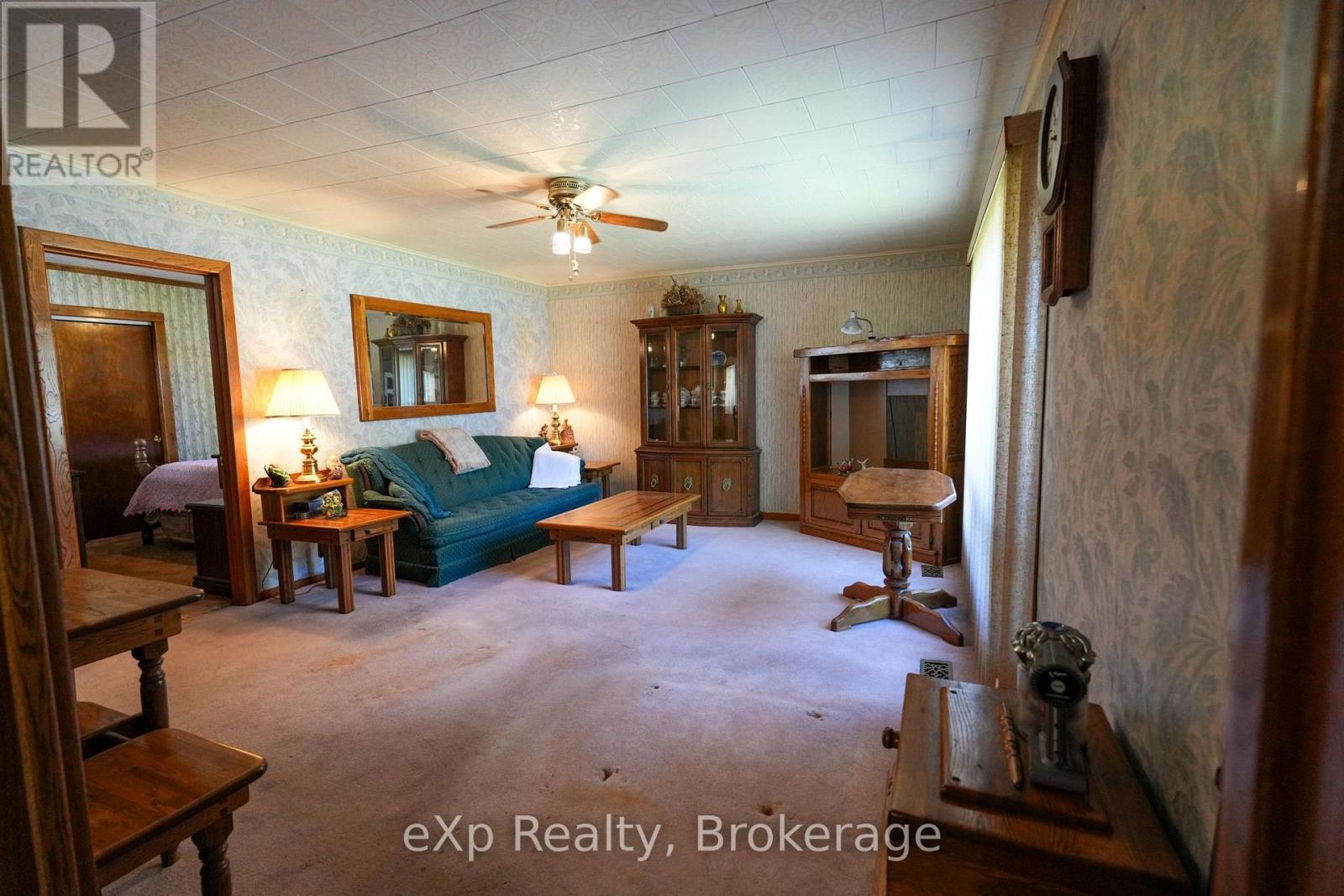 778 8th Avenue E Property Photo 16