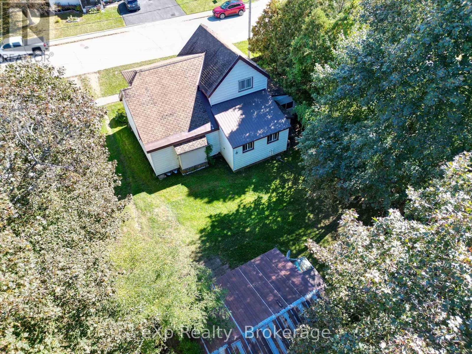 778 8th Avenue E Property Photo 36