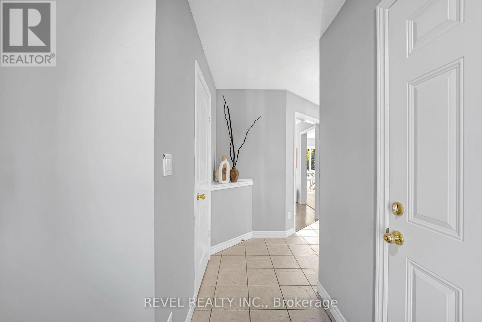 40 Yates Avenue Property Photo 11