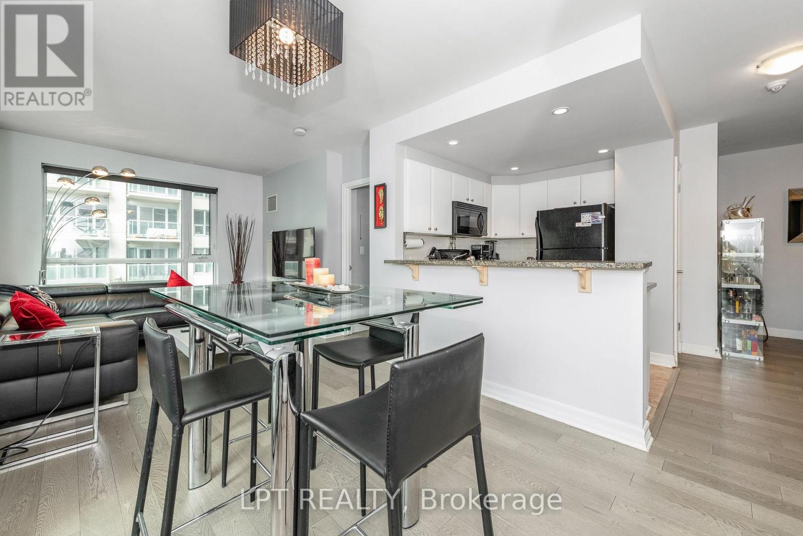 305 - 200 Besserer Street Property Photo 13