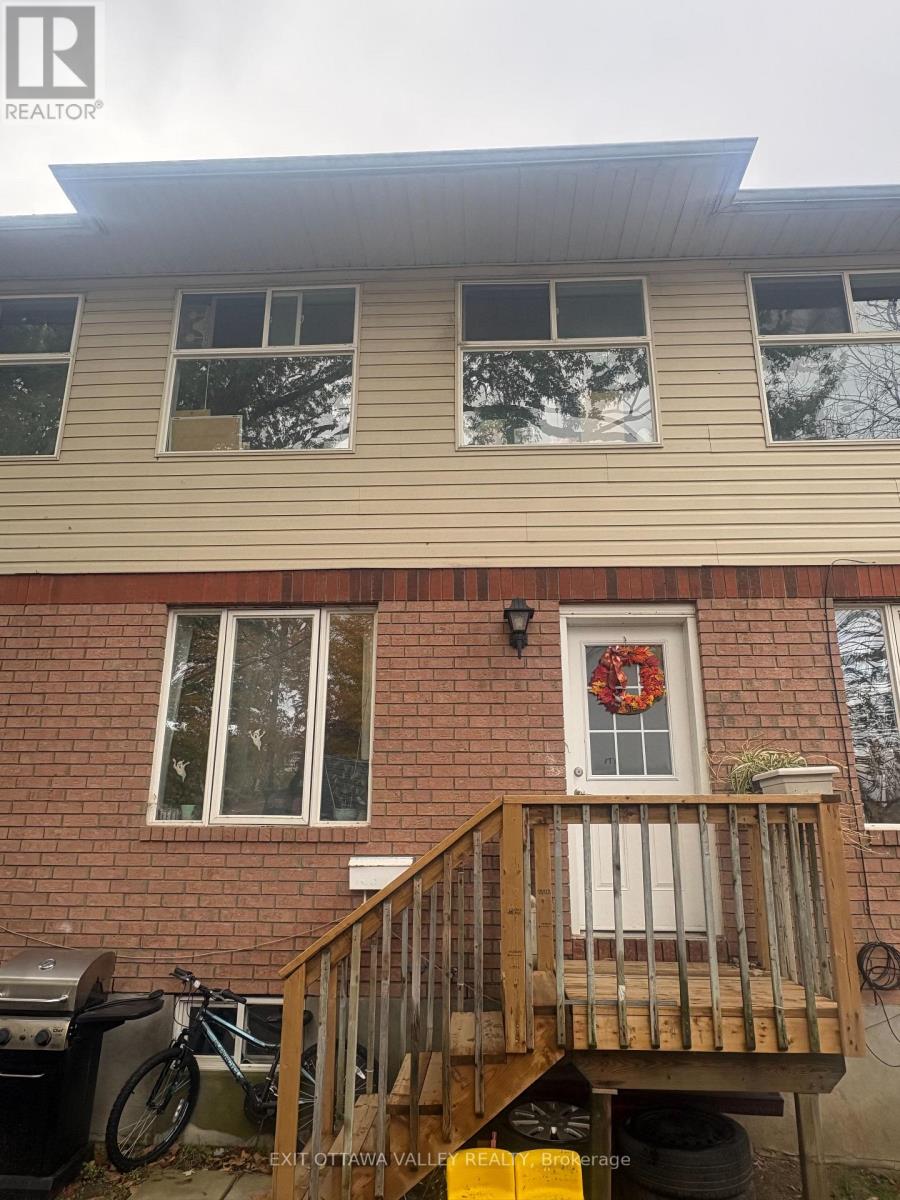 E - 403 Trafalgar Road Property Photo 1
